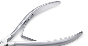 Nghia OMI Deluxe AL-201 Pinces à ongles en acier inoxydable plaqué gris Ensemble de pinces à cuticules de luxe pour manucure et pédicure pour utilisation en salon - Product Image 4