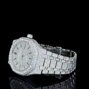Montre en acier inoxydable de qualité supérieure avec quartz et moissanite sertie de diamants, fabrication élégante, pierres scintillantes pour hommes - à porter pour les soirées - Product Image 2