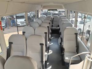 Autobús Coaster 2021 con Volante a la Izquierda, Motor Diésel 4L, Interior Oscuro, Asientos de Cuero, Transmisión Automática, Envío Gratis - Product Image 3
