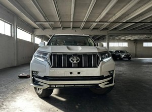 Petit budget ! Land Cruiser Prado 4x4 d'occasion 2015, 120 kW, boîte automatique, sièges en cuir, SUV / Crossover - Product Image 2
