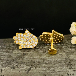 Piercing d'oreille Hamsa en or massif 14 carats avec diamant naturel. - Product Image 1