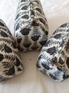 Ensemble de trousses de voyage en coton écologique matelassé, imprimé floral vintage et animalier, trousses de toilette avec grande capacité et fermeture à glissière - Product Image 5