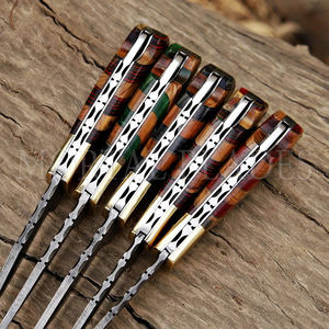 Couteau de chasse pliant en damas forgé à la main de qualité supérieure avec étui en cuir, couteau de poche pour le camping, cadeau pour homme - Product Image 3