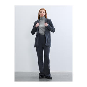 Chaqueta Blazer de Punto para Mujer, Mezcla de Algodón Antracita, con Mangas Largas - Product Image 2