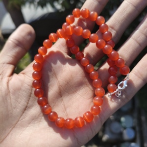 Collier statement en pierre de cornaline plaqué argent naturel, perles de 8 mm, lisses, orange, pierre de guérison, fait à la main, cadeau de mariage, boîte à bijoux, chaîne - Product Image 1