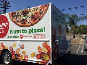 Buy Fully Equipped Multifunction Mobile Fast Food Truck with Full Kitchen Drivable Trailers for <b>Candy</b> and BBQ Applications - Product Image 5