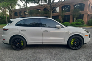 LISTO PARA CONDUCIR - USADO, VOLANTE A LA IZQUIERDA |   Porsche Cayenne Turbo S E-Hybrid 2020 - Product Image 2