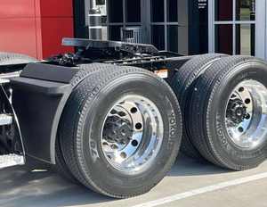 Camions de transport lourd d'occasion avec cabine couchable, intérieur spacieux, grande autonomie, Euro 2, automatique, 6x4, conduite à gauche - Product Image 5