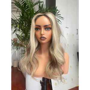 Peluca de Cabello Humano Natural Rubio de 32 Pulgadas con Frente de Encaje y Ondas Naturales, Nudos Decolorados, Disponible en Color de Cabello P4/27 - Product Image 1