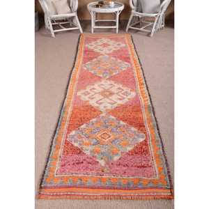 Alfombra Turca Vintage de 3x10.8 pies (92x328 cm), Alfombra Geométrica Herki Naranja Rosa - Product Image 1