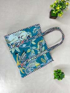 Estilo con Nuestra Bolsa Tote Premium, Duradera, Espaciosa y Perfecta para las Aventuras Diarias con Elegancia y Resistencia - Product Image 3