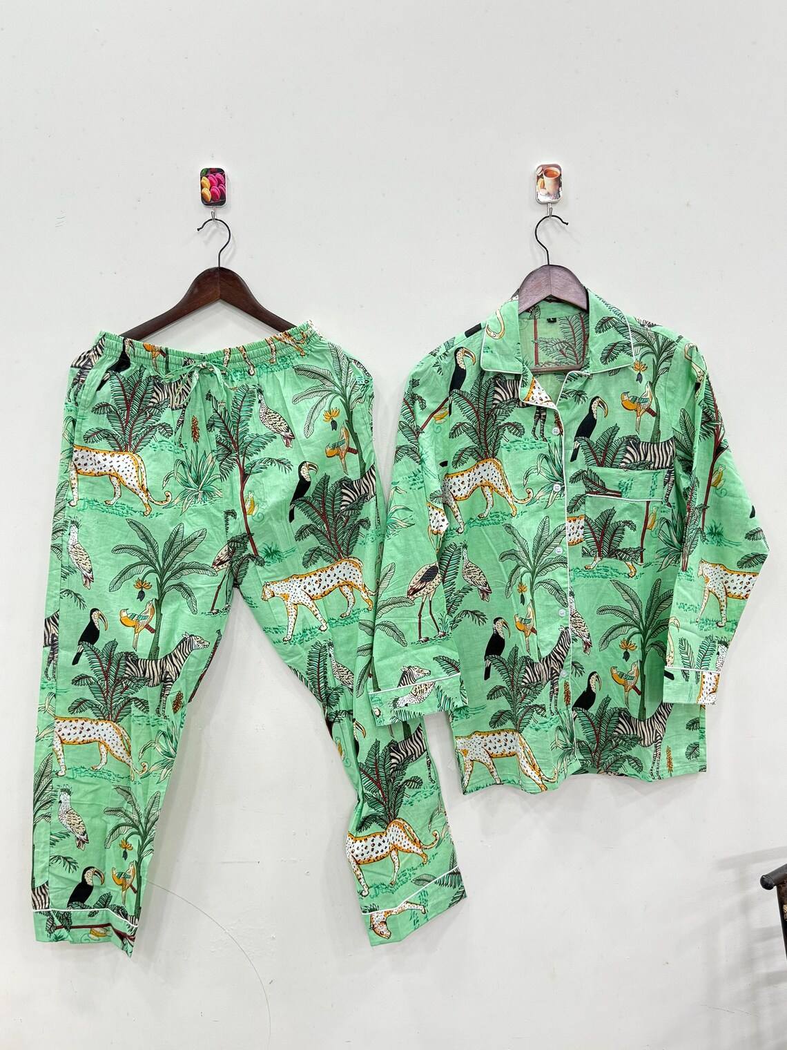 สีเขียว