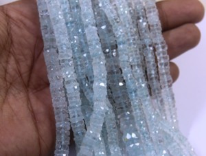 Perles de pierre à facettes aigue-marine bleue naturelle de qualité AAA 8 "en forme de roue de 6 à 6.5mm-Perles de pneu - Product Image 2