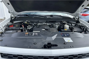 PRÊT À CONDUIRE - VÉHICULE D'OCCASION À VOLANT À GAUCHE |   Conduite à droite |   CHEVROLET SILVERADO 1500 CREW CAB VIA MOTORS VTRUX 4×4 2015 - Product Image 6