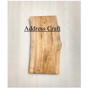 Tabla de cortar de madera de diseño de lujo respetuoso con el medio ambiente Fabricante y exportador Utensilios de cocina Tabla de cortar con bordes naturales Tabla de cortar - Product Image 3