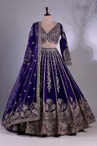 Impresionante Lehenga Choli con lentejuelas y bordado Zari, perfecto para bodas, festivales y celebraciones tradicionales - Product Image 6