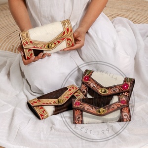 Bolso de mano de cuero de piel de estilo occidental para mujer, nuevo diseño, monedero colorido con herramientas, bolsos de hombro - Product Image 1
