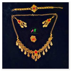 Fabricant indien d'inspiration italienne Collier vintage plaqué or 24 carats Ensemble de bijoux de mode à prix réduit pour les États-Unis, la France et les Comores - Product Image 6