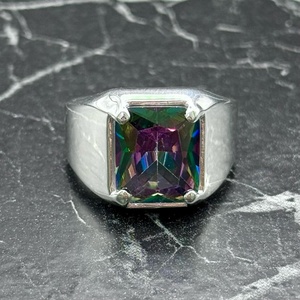 Anillo Moderno Minimalista con Topacio Místico para Hombre, Plata de Ley, Anillo de Estilo Signet con Incrustaciones de Piedras Preciosas Arcoíris, Regalo para Él - Product Image 2