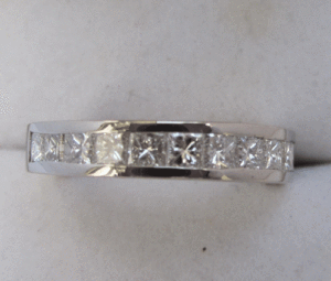 แหวนเพชร - เครื่องประดับที่สง่างามและหรูหรา - Product Image 1