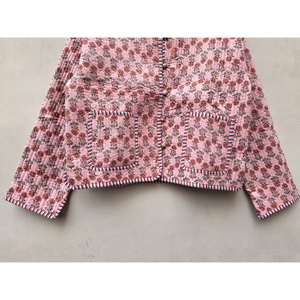 Chaqueta Reversible de Algodón Acolchado con Diseño Floral Vintage Indio Hecha a Mano, Ecológica, para Mujer, con Detalle de Remaches y Estampado de Rayas Suaves de Lino - Product Image 5