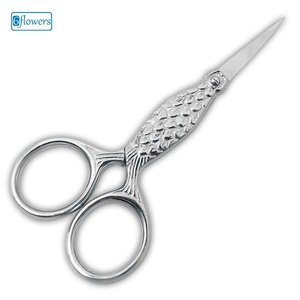 Ciseaux à broder gaucher avec lame en acier inoxydable de broderie de poisson à bord lisse pour cisaillement de beauté - Product Image 1