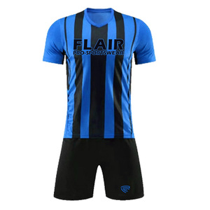 Uniformes de Fútbol Personalizados de la Mejor Calidad, Transpirables y Cómodos, Servicio OEM, para Adultos, Hombres, Jugadores, Corte Automatizado - Product Image 2