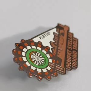 Pin de solapa metálico grabado personalizado al por mayor para regalos corporativos o marcas y uso personal disponible a precio de exportación - Product Image 2