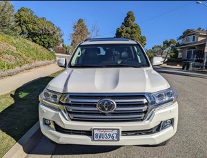 Toyota Land Cruisers recién usados - Product Image 2