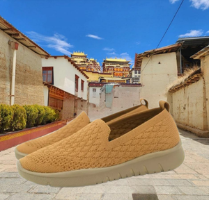 WYPEX Chaussures en tricot ultra-légères pour femme, confortables et respirantes, en tissu EVA chaud, durable, antidérapantes, en caoutchouc - Product Image 1