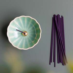 Bâtons d'encens traditionnels au bois de santal et à la rose 40g - Product Image 2