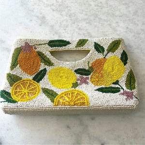 Porte-monnaie en perles de rocaille brodées à la main - Léger et personnalisable pour femmes - Product Image 3