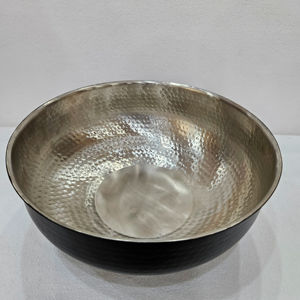 Cuenco de Acero Artesanal con Acabado Martillado de Doble Tono (45x45x17 Cm) - Product Image 1