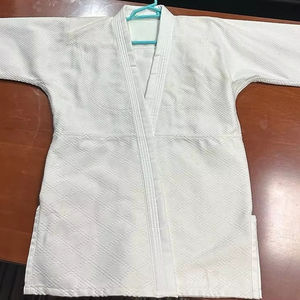 Ensembles de karaté personnalisables avec logo, tissu extensible léger, technique de strass - Product Image 6