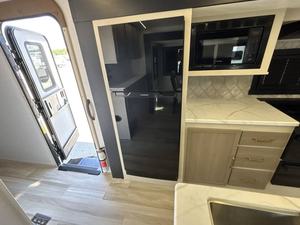 Usado 2025 F-o-r-e-s-t R-i-v-e-r Salem Hemisphere 273RL - Product Image 4