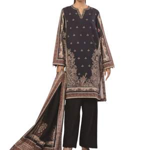 Ensemble de vêtements ethniques pour femmes, Karandi Shalwar Kameez, trois pièces, brodé, costume de créateur, robe de soirée d'hiver avec châle et pantalon - Product Image 1