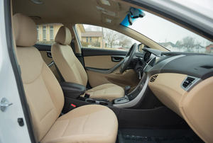 Hyundai Elantra GLS FWD 2013 Usado, Auto a Gasolina con Transmisión Automática, Motor 4L, Asientos de Cuero, Cámara Trasera, Llantas R16, Volante a la Izquierda - Product Image 6