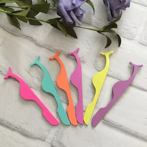 Consigue cejas de aspecto natural usando pinzas que se dirigen a vellos faciales finos, obstinados y difíciles de alcanzar. - Product Image 4