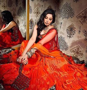 Vente en gros Tenue de soirée design Fausse Georgette Top Palazzo & Dupatta Set avec broderie au fil d'or & Séquence Work Kurta Set - Product Image 3