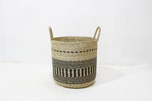 Panier à linge haut en herbe de mer tissé à la main, rustique et écologique, Artex Dong Thap, avec motif géométrique noir et design multifonctionnel - Product Image 4