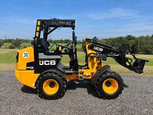 Chargeuse sur pneus JCB 403 Plus, capacité de la benne de 1,0 m, chargeuse à direction à glissement avant, boîte de vitesses hydraulique Eaton, haute efficacité, 43 kW - Product Image 3