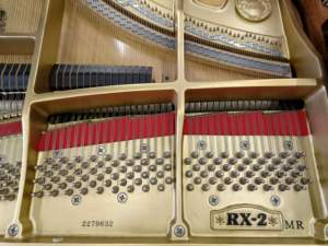 Piano de cola Kawai RX-2MR en excelentes condiciones, entrega rápida, acabado original y elegante, teclas suaves, de segunda mano - Product Image 3