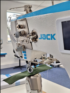 À VENDRE Machine à coudre industrielle à rouleaux cylindriques Ja-ck S7 avec poignée en plastique et construction en acier pour chaussures en cuir et vêtements - Product Image 3