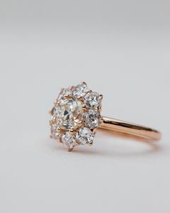 แหวนหมั้นเพชร CZ ทรงยาวตัดรัศมีวงยาวสีโรสโกลด์เครื่องประดับสไตล์วินเทจ - Product Image 3