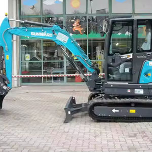 La miniexcavadora SUNWARD SWE35UF más vendida equipada con motor Kubota y componentes de motor central - Product Image 1