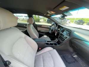 รถซูบิค โซนาต้า สปอร์ต เทอร์โบ ขับเคลื่อนสี่ล้อ เบาะหนัง ล้อแม็ก R17 ปี 2017 รุ่นซีดาน - Product Image 2