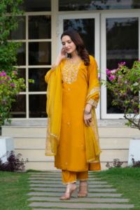 Salwar Kameez pakistaní más vendido con Dupatta a juego para un aspecto elegante y elegante disponible a precios asequibles - Product Image 6