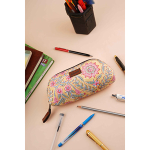 Pochette utilitaire jaune French Martini, imprimée à la main, avec motif vintage brodé, en toile de coton, fermeture éclair - Product Image 1