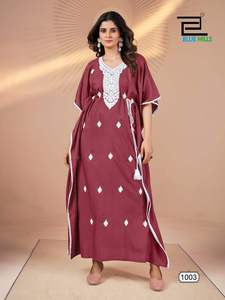 Cómoda Kurta de Rayón para Usar en la Playa, Diseño en Relieve, Moderna, Hermosa, Tela Suave, Perfecta para Uso Diario, Moda Maruti - Product Image 4