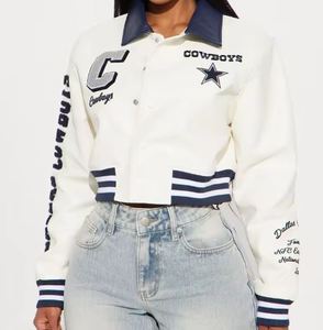 Chaquetas universitarias recortadas a la moda personalizadas para mujer, transpirable, de piel de oveja, Bordado de lana, Mangas de estilo universitario - Product Image 1